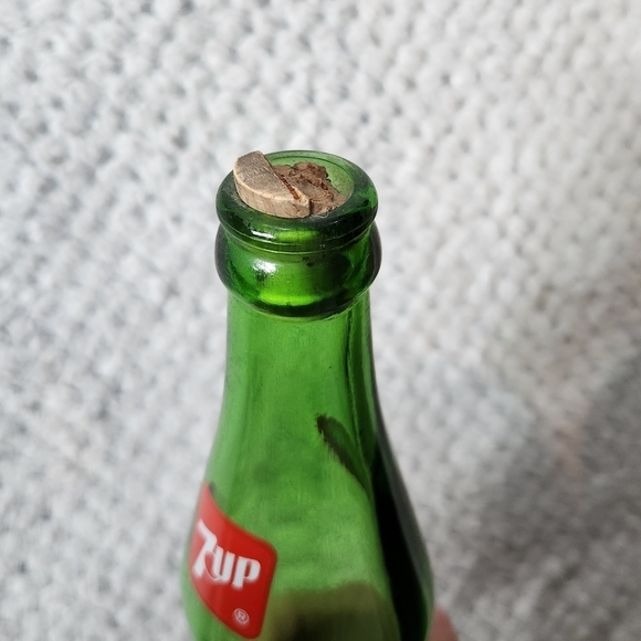 VINTAGE Set of Glass Soda Bottles 7up & Coke - Picture 10 of 14